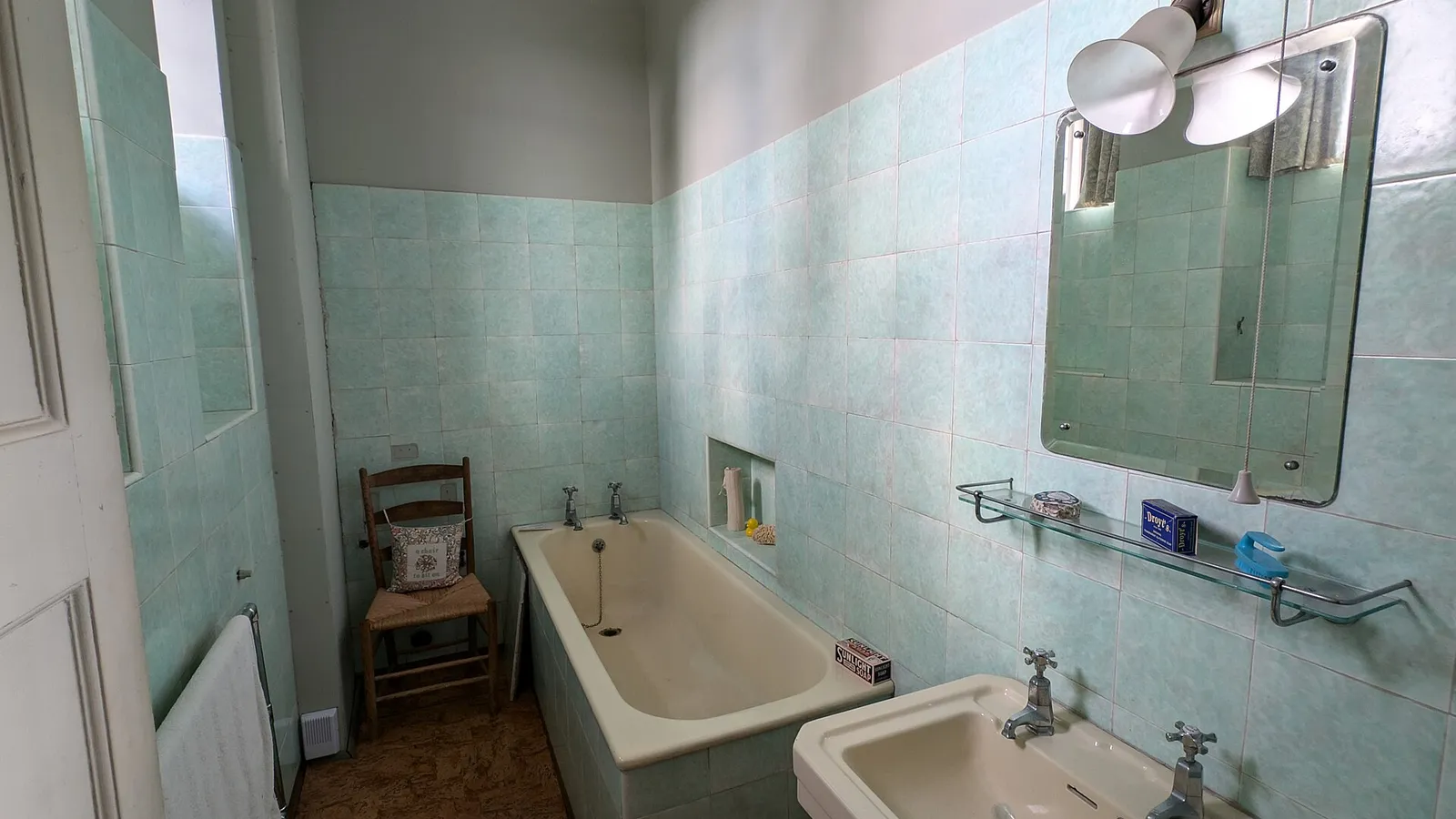 Bathroom Renovation Bentleigh — detail